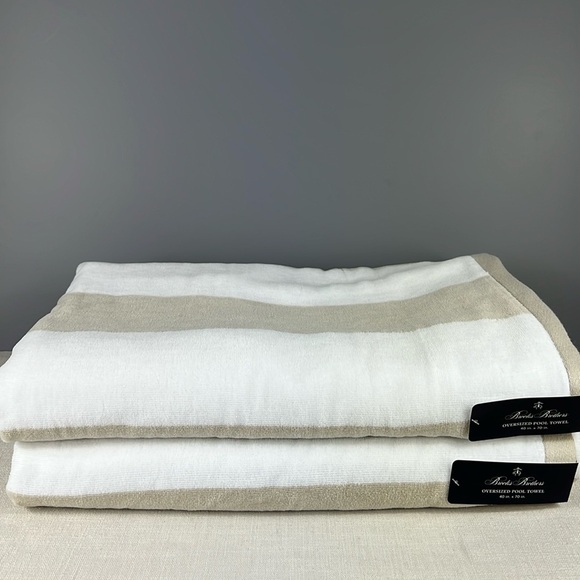 Brooks Brothers Pool Beach Towels Tan White Oversized 40 x 70 Striped 2 pc NEW - Picture 1 of 4